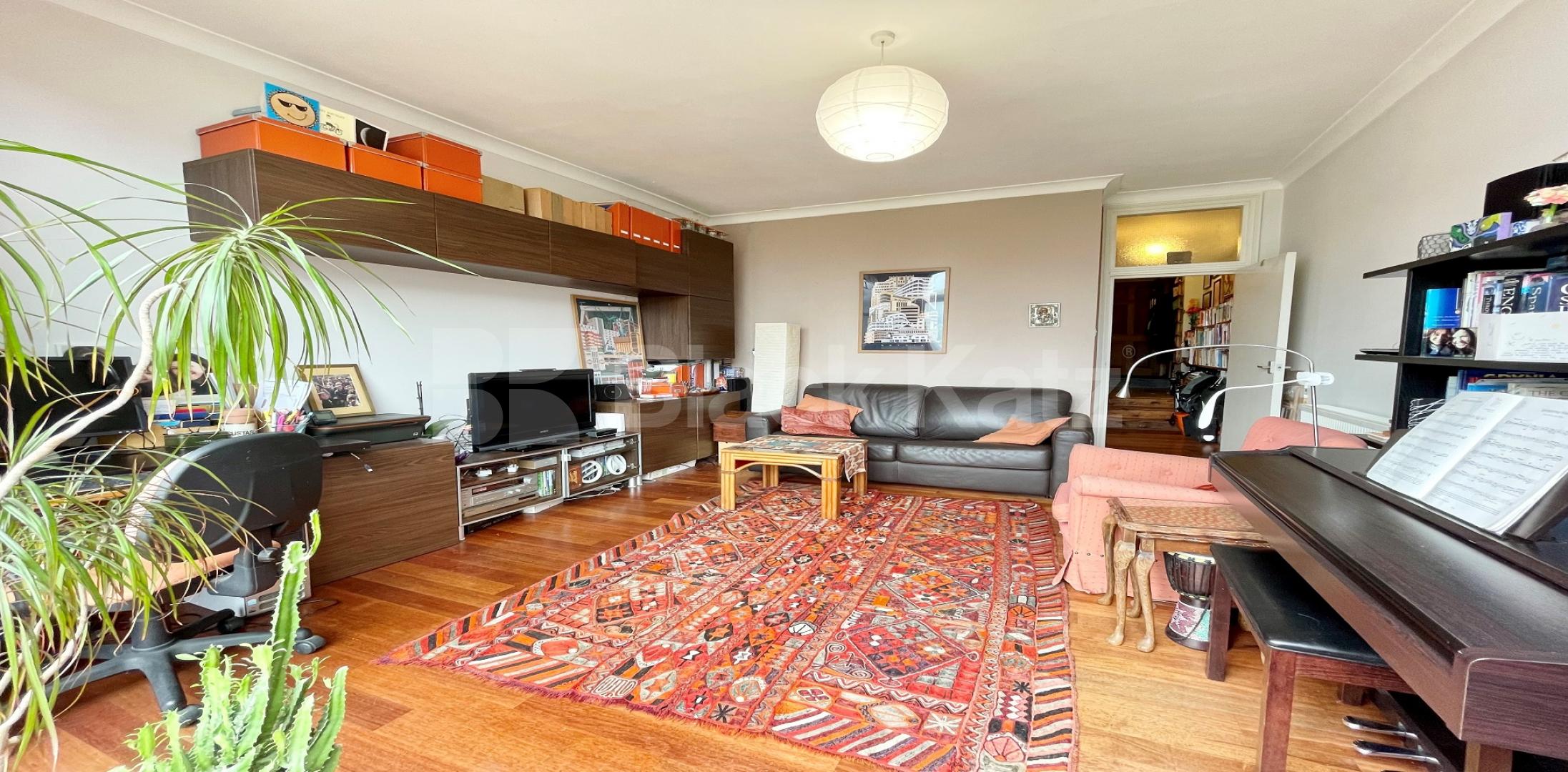 Offering approximately 710 Sq. Ft. of living and entertaining space Ashurst Gardens, Brixton Hill